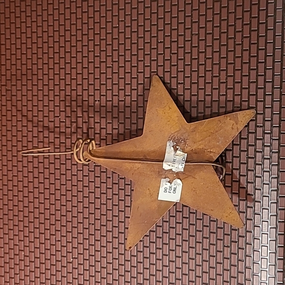 Folk Art Style Metal Star With Candle Christmas Ornament - Picture 4 of 5